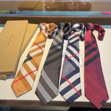 Tie 0606