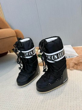 Moon boot 20250412